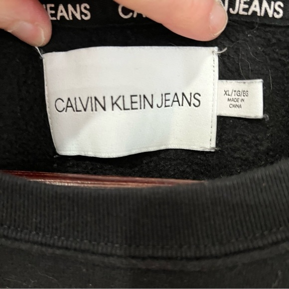 Calvin klein black long sleeve crew neck sweatshirt size XL - Picture 5 of 9